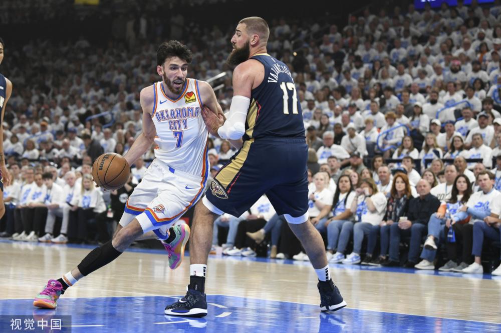 保持接近的 保持接近的